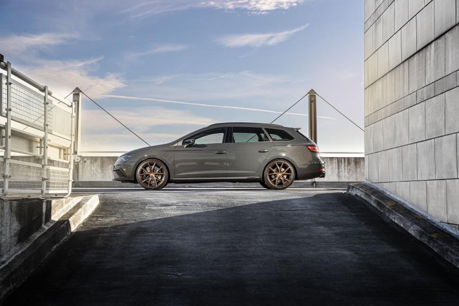  Seat Leon Cupra R ST (5F) 2019 года  (UK) (фото 9 из 40)